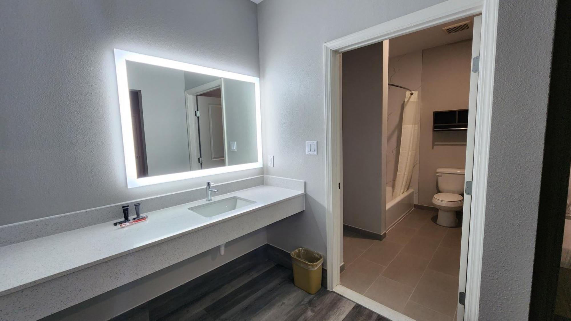 Hotel Park Place Houston Bagian luar foto